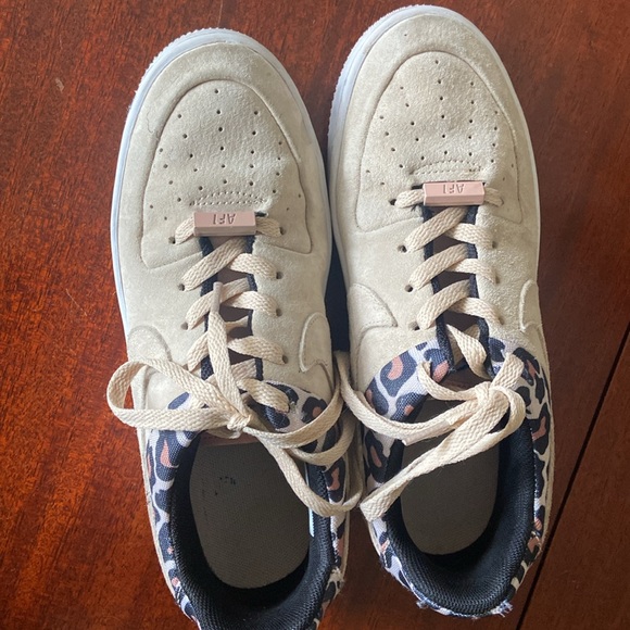 Women’s Nike shoes - Picture 4 of 6